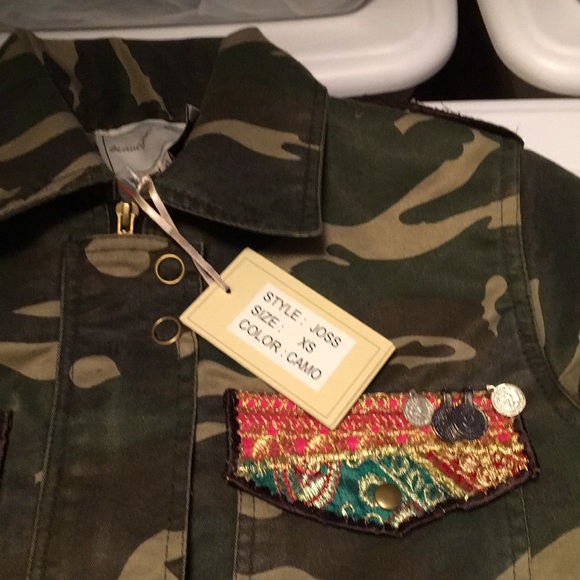 Beautiful Stories Size Extra Small Camo Military - Picture 3 of 8